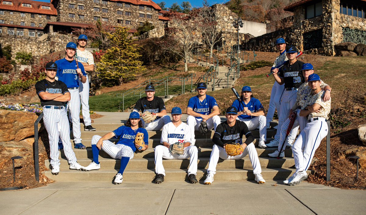 𝐓𝐡𝐞 𝐒𝐞𝐧𝐢𝐨𝐫 𝐂𝐥𝐚𝐬𝐬 🐶⚾️

#ALLinAVL #TTS