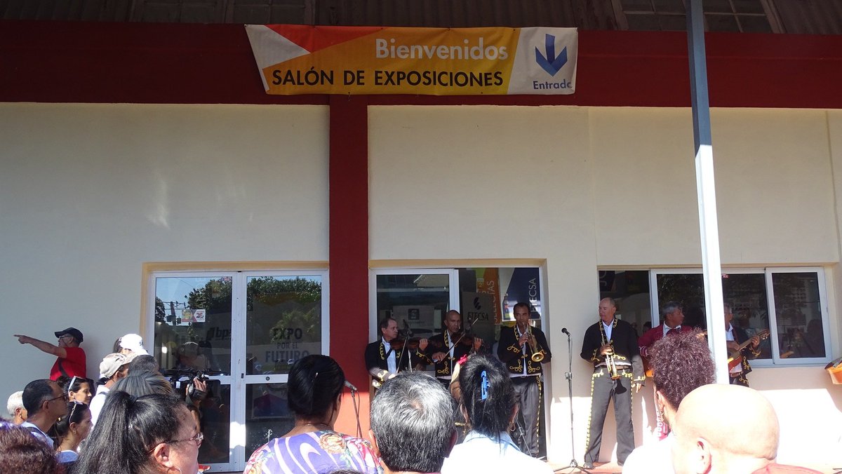 CMKXDigital's tweet photo. La #ACCSGranma premió este martes a los mejores concurrentes a la Feria Tecnológica de #ExpoGranma que formó parte de las actividades que se desarrollan en la #ProvinciaGranma en saludo al #65AnosEnRevolucion 
FOTOS | CMKX Radio Bayamo y Redes Sociales https://t.co/HJ4ZpVXzmL