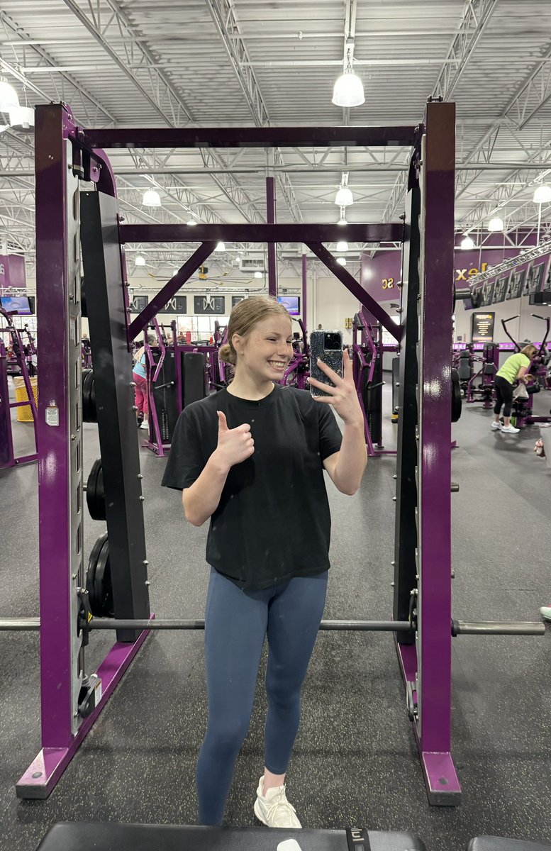 Hit a new PR in the gym today! New squat max: 295 
@Crushers_Dorgan