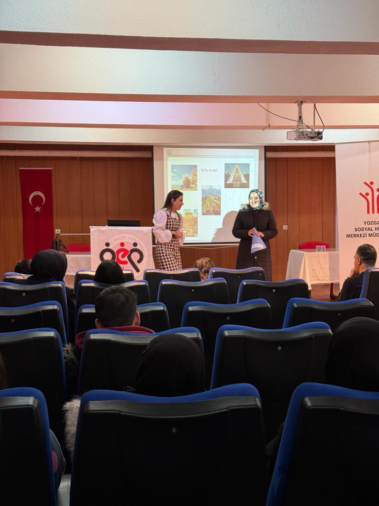 SefaatliMyo's tweet photo. Meslek Yüksekokulumuzda Yozgat Sosyal Hizmetler İl Müdürlüğü personeli Sosyolog Merve Er tarafından öğrencilerimize yönelik "Etkili İletişim" semineri düzenlendi. @bozokedutr @bozokmeyok @MertcanAriturk https://t.co/VYisOaso9P