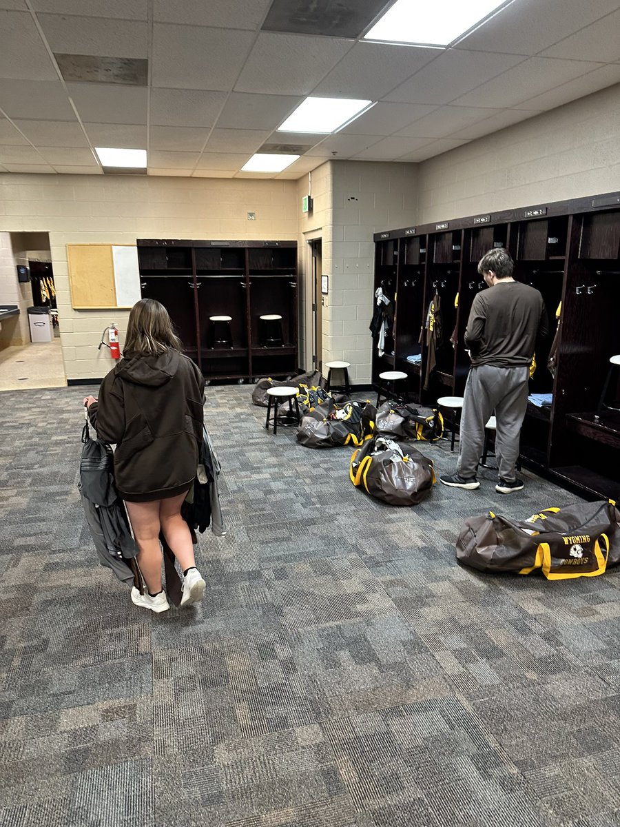 .@wyo_football managers are up and grinding at the practice site! Doing helmet checks, passing out laundry, and prepping some @theARIZONABOWL gear for our guys! #RideForTheBrand