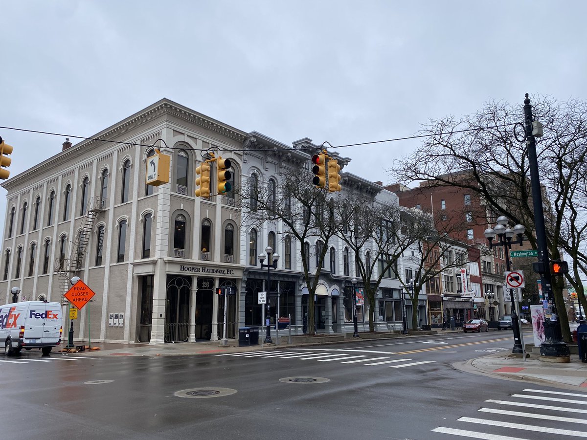 north0fnorth's tweet image. is there anything better than old school midwest urbanism