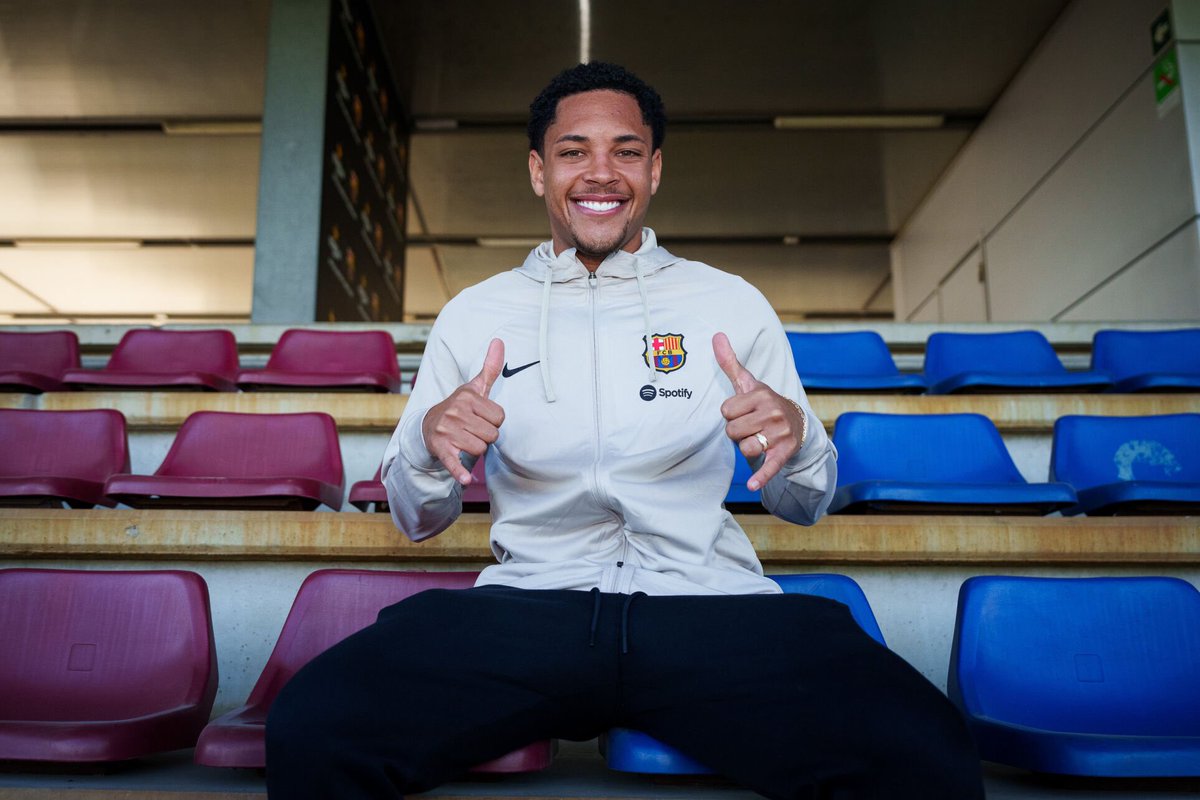 Será que tá pouco feliz o homem? 🤙💙❤️

Desejamos boa sorte nesta passagem do atleta! 🐅