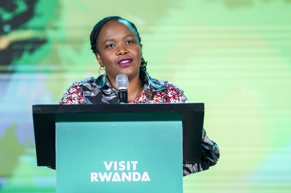 RobCyubahiro's tweet photo. BREAKING:

The National Basketball Association (NBA) has named Rwanda’s Clare Akamanzi as CEO of NBA Africa.  

Congratulations @cakamanzi!! 

#NBAAfrica https://t.co/myVbgyVMeo