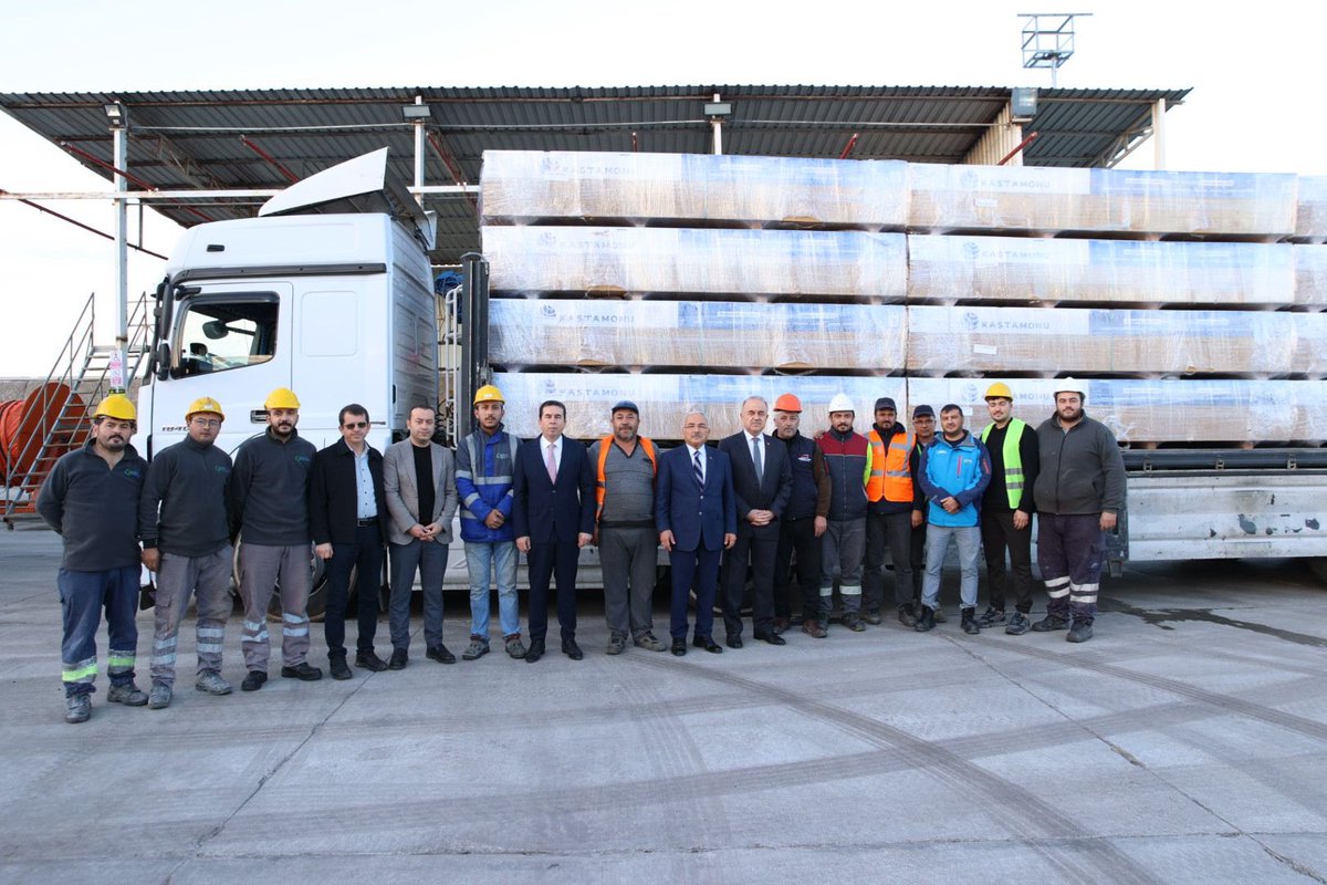 Her adım Ordu için,
Her adım Ünye için 🛳️🚢⛴️

Karadeniz’in en büyük limanını inşa ettiğimiz; Ro-Ro taşımacılığını ve kruvaziyer turizminini başlattığımız Ünye’mizdeyiz. 

Ticaretimizin büyümesi, istikrarın devamı ve istihdamın artması için Ordu Valimiz Muammer Erol, Ünye