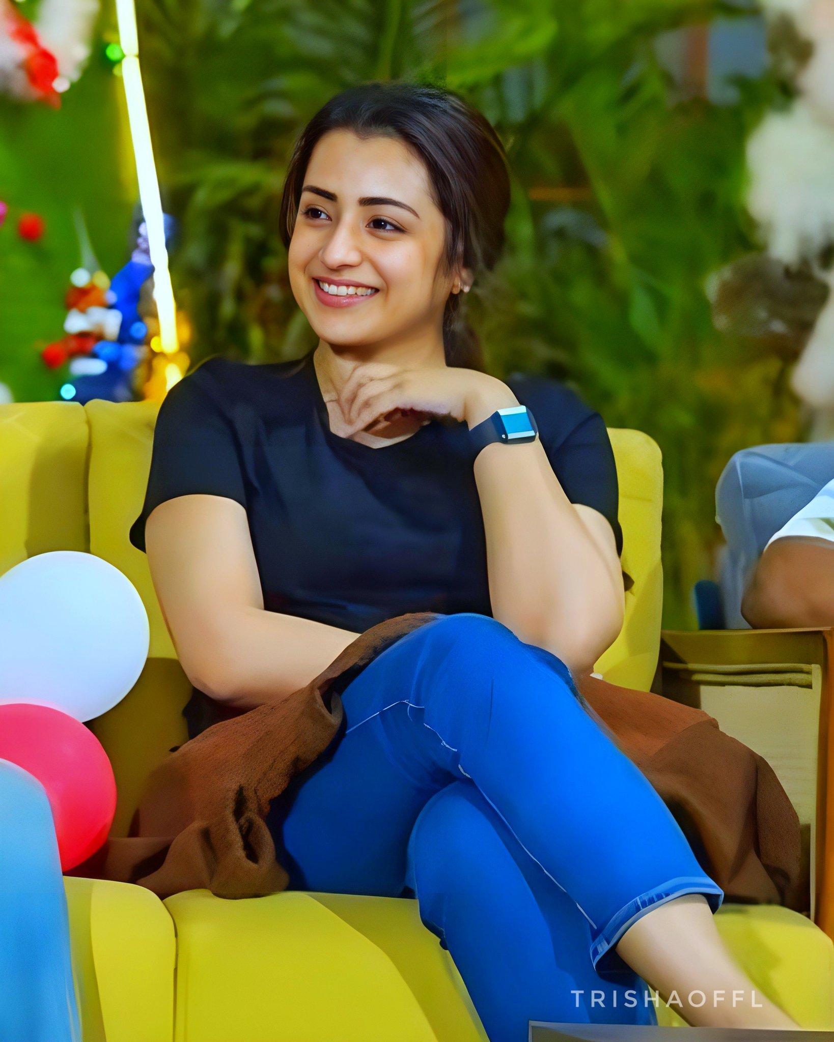 GCXVw4eXgAAZLph?format=jpg&name=large