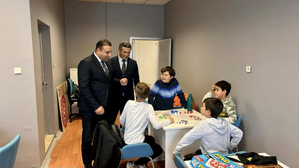 Kaymakamımız Sayın İrem Baha YAĞAN, Beydağ Gençlik İlçe ve Spor Müdürlüğü tarafından düzenlenen Akıl ve Zeka Oyunları kursunu ziyaret etti. Ziyareti sırasında, yapılan çalışmalar ve faaliyetler hakkında bilgi edindi.