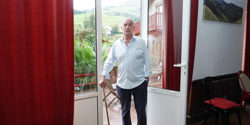 SO_Bordeaux's tweet photo. Droit à l’euthanasie : atteint de la maladie de Charcot, le médecin bordelais Antoine Mesnier sous les projecteurs https://t.co/DWRhbuV72m https://t.co/YYiFMFB1pU