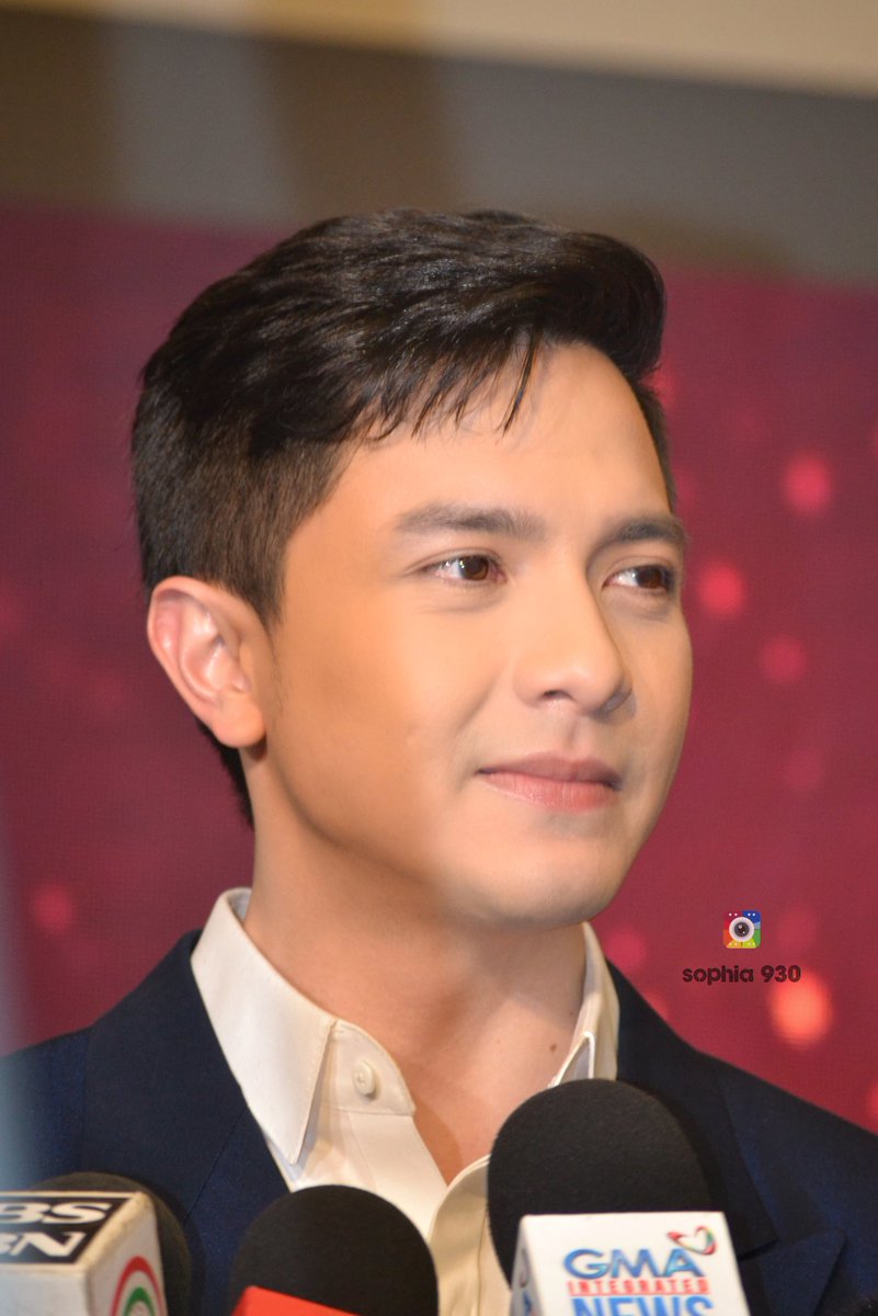 sophia_930's tweet photo. Di ka man nanalo, ikaw pa din ang best actor for us. We love you, @aldenrichards02 💙
#FamOf2MMFF
#FamilyOfTwo
ALDENxMMFF forPhilCinema https://t.co/SMGC1o78qQ