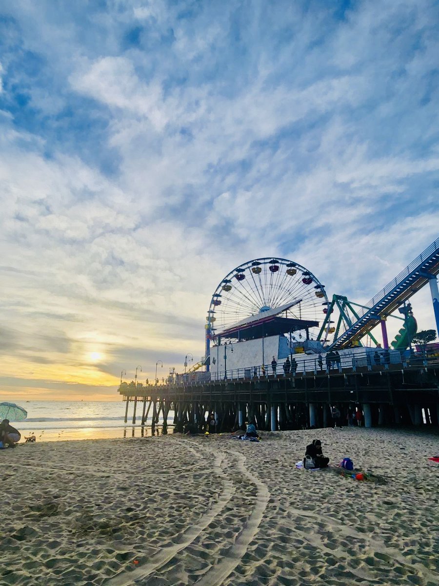tenaciouspita's tweet image. Have a great day everyone!! 

Junior took these when he visited the Santa Monica Pier… not bad eh? He sure doesn’t get it from me 😉👍🏻🤩❤️
#SantaMonicaPier #Family