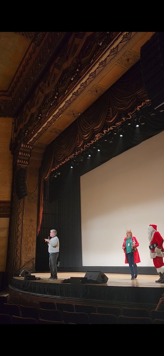 SPIFFest's tweet image. We are so grateful to Tim McOsker for joining us and supporting our event, It&apos;s A Wonderful Life. Thank you, Tim, for making this event a success and for sharing your wonderful spirit with us! #Spiffest #Thankyou