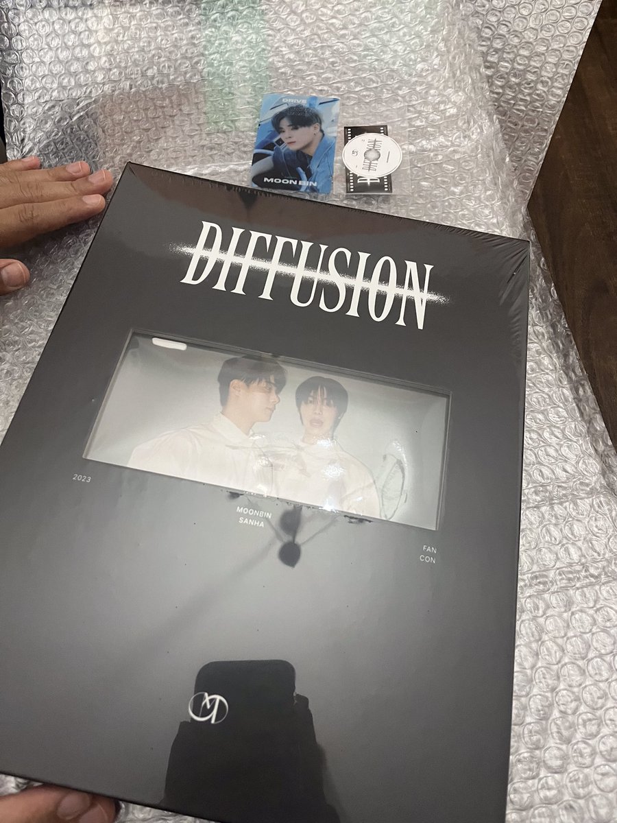 nurinlattechoc's tweet photo. So beautiful. Will definitely treasure this... a lot.💜
#MOONBIN_SANHA #MOONBIN #YOONSANHA #DIFFUSSION https://t.co/hCWd0qFk0s