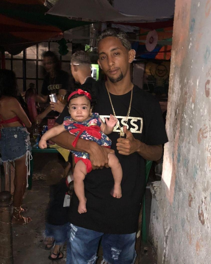 NovinhoChp57's tweet photo. Natalzinho com minha princesa mais linda 🥰🥰❤️💘💘💘🫢🫢🥰 https://t.co/qnOXpWGOih