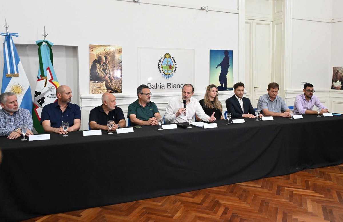 Esta catástrofe que nos duele es también un punto de inflexión para que Bahía Blanca vuelva a unirse. Así se lo manifesté a las empresas multinacionales radicadas en la ciudad, cuando pedí aportes para conformar un fondo extraordinario que nos permita comenzar la reconstrucción.