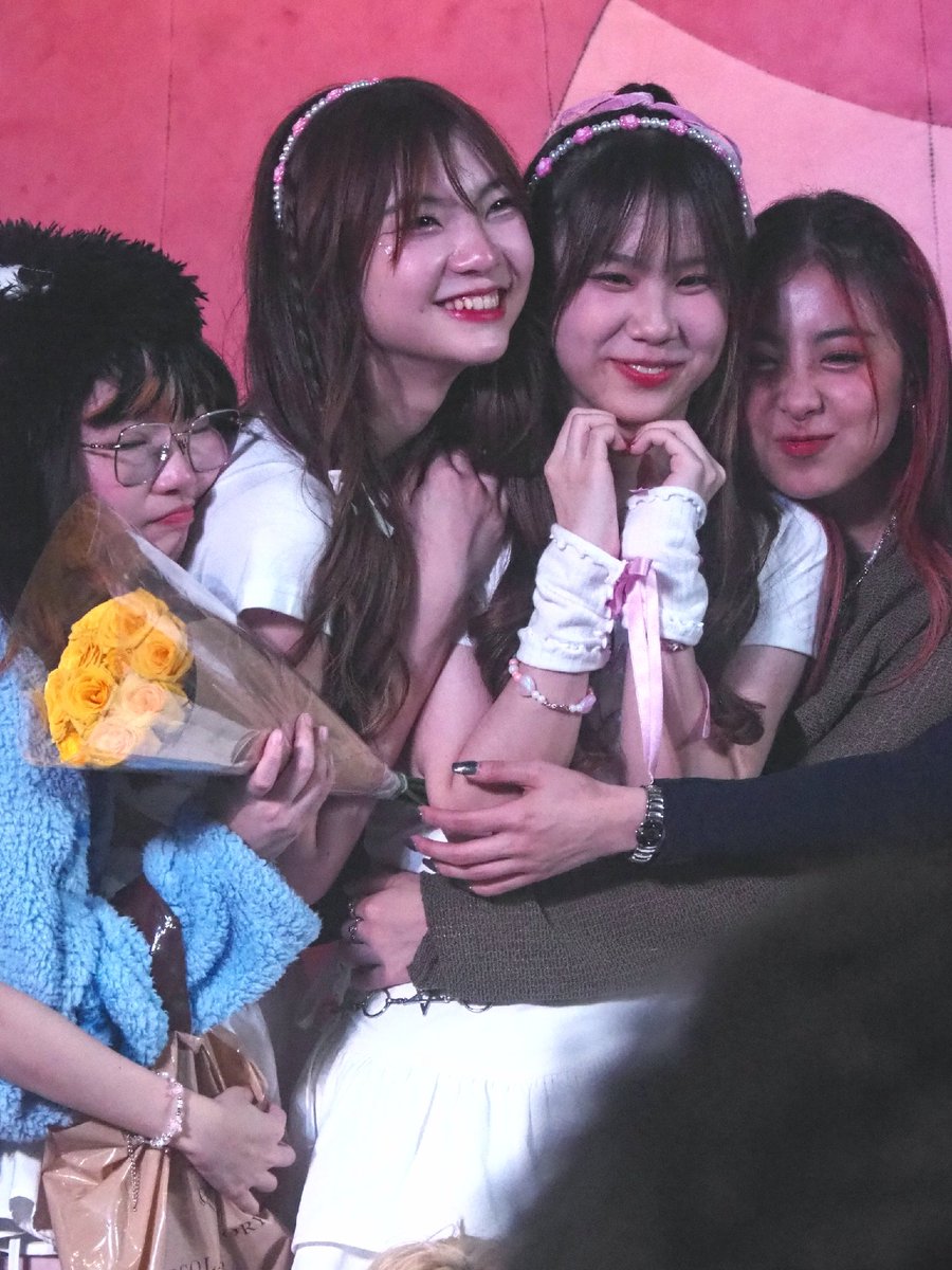 JebjebJeep's tweet photo. รักกันๆ ภาพที่มีเมนเรามากที่สุด รักทุกคนเบย #MidaCAC #YarraCAC #MinnieCAC #TamCAC #Clubafterclass https://t.co/1WRTBFMjB5