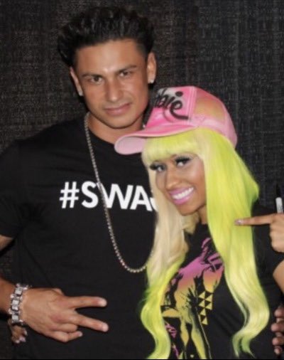 gusfenty's tweet photo. pauly d being a barb >>> https://t.co/dhIDfne9zj