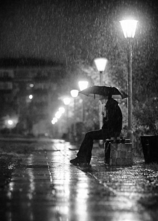 '

وعاد الشتاء محملا بك .. مفعما بالذكريات..