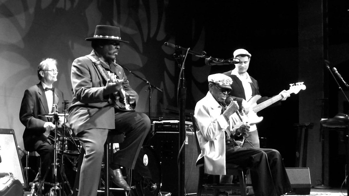 SolRoots's tweet photo. Photo of one of the very first NYE events at @TheHamiltonDC
with #CaptainLuke #CoolJohnFerguson @SolRoots #ArdieDean @MusicMakerFDN Revue

"Captain Luke is one of the most versatile &amp; entertaining ‘discoveries’ that Music Maker has documented” - @LivingBlues

Photo: #RonWeinstock https://t.co/Qsa9ArVCY1