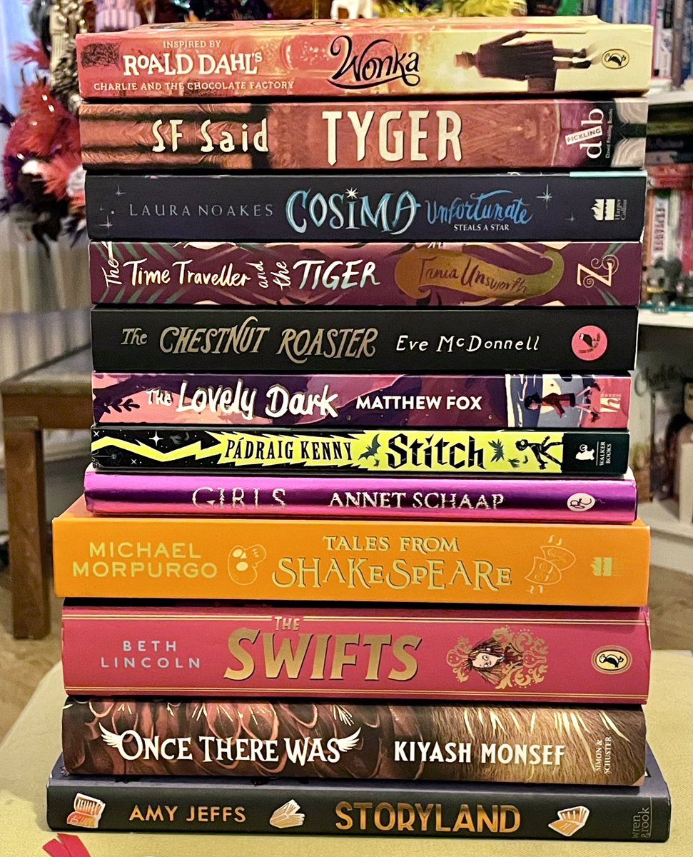 Been saving £15p/m on my Bookily card all year for a post-Christmas blowout. Sadly no half price hardback sale, but several of my wishlist hardbacks were half price anyway. This is part 1 - part 2 to follow tmrw after I’ve been to Meadowhall 👀 I can’t choose what to read first!