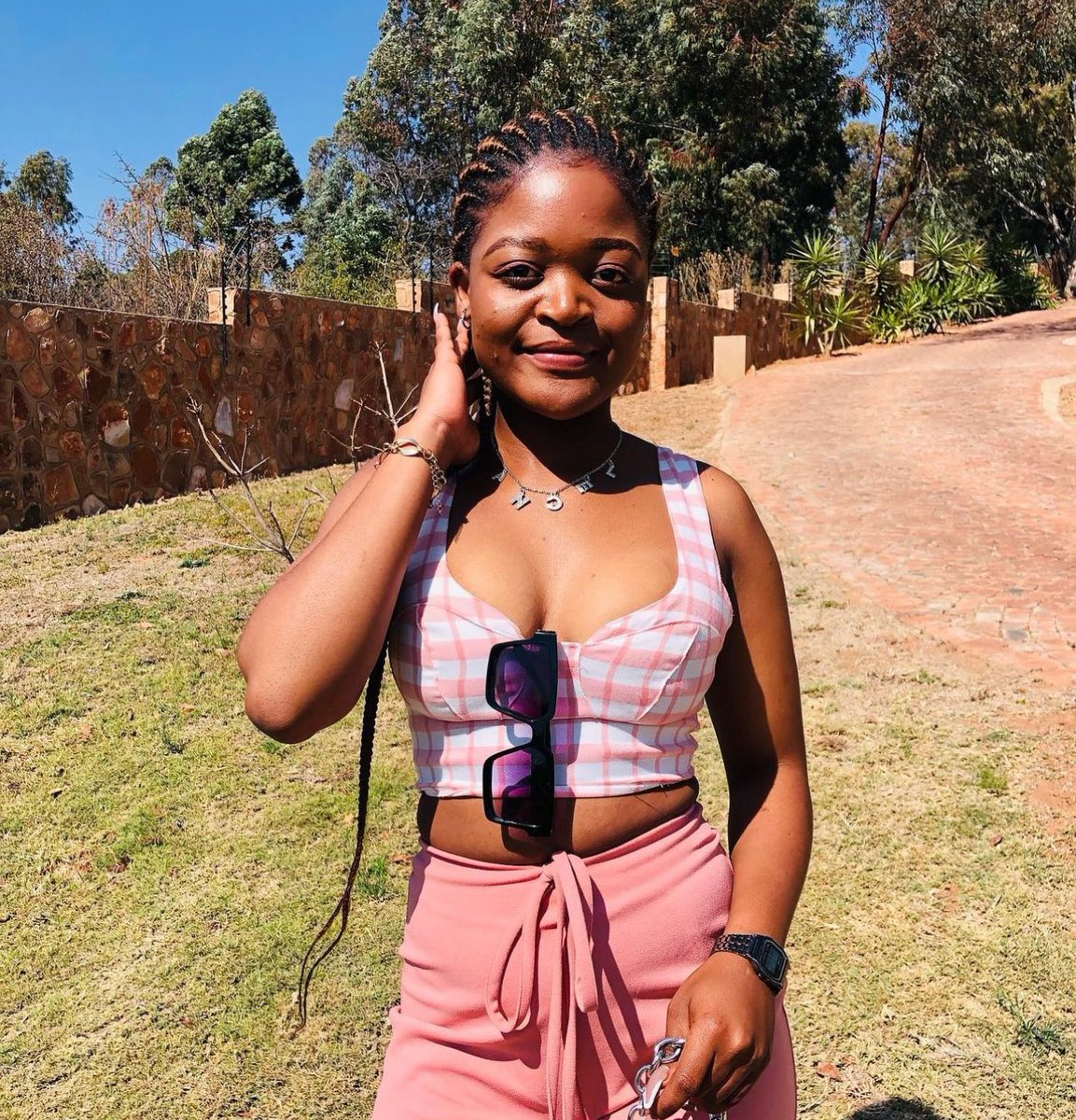 Man’s NOT Barry Roux tweet media