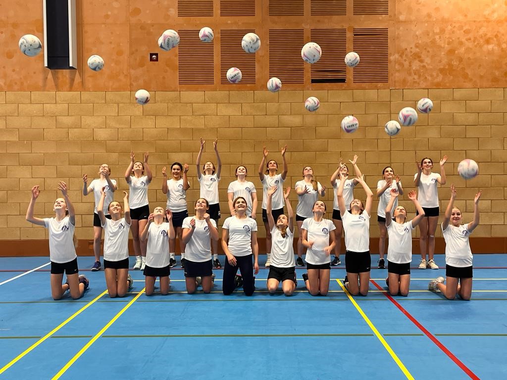 NetballSW's tweet photo. β It's the final #WedNEWSday of 2023! β
This week we're doing a special showcase of each county's top 3 wow moments from 2023 π
Click on the link below to find out your county's highlights π
https://t.co/SN7IqdCyKQ
#netballsw #southwestnetball #netballfamily https://t.co/bxg9YYLi7b