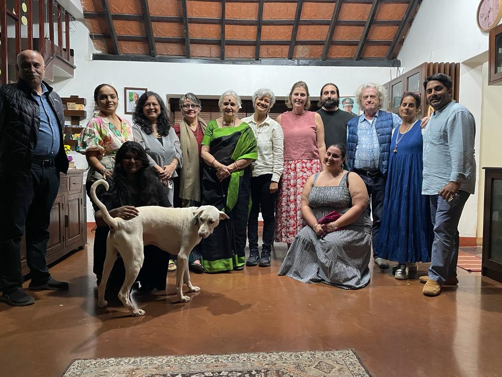 GoyalMalini's tweet photo. After a long time, a get together in #Bangalore that was not work & it had the warmth & vibe of home parties we used to have with friends in #Delhi. Also met Lynne Fernandez of @nrityagram.
Thank you #SoniaManchanda of #SpreadDesign for lovely evening. #BangaloreDiary
#Bengaluru https://t.co/PpXfPl4kHl