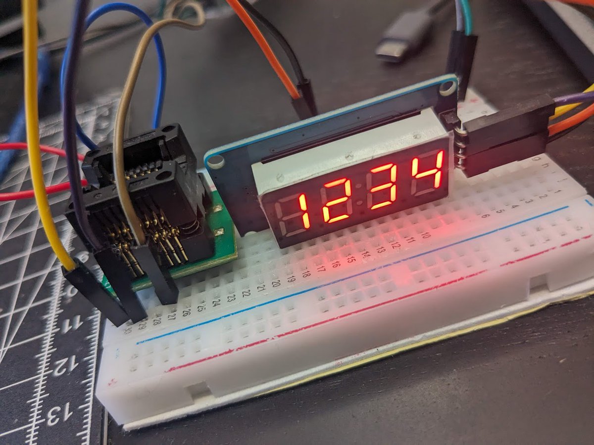 pixeledi's tweet photo. Der nächste #ch32v003 Test mit einem #TM1637 ohne #librarys https://t.co/9JFNoJq7ky