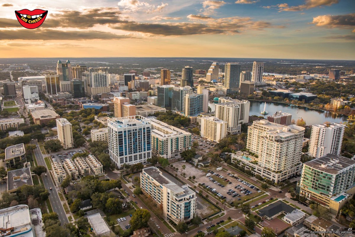 SaycheeseDGTL's tweet photo. Orlando, Florida is named the best city to celebrate New Years Eve.. fireworks are legal for everyone in Orlando 3 days a year &amp; they also have some of the best restaurants for a reasonable price! San Diego, New York, Atlanta &amp; Vegas also made the top 5! https://t.co/Z20aI9wAyE