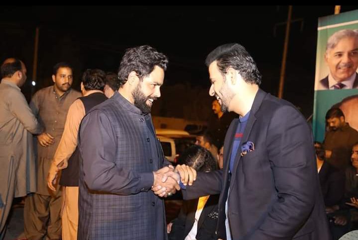 بیرسٹر دانیال پاکستان کی سیاست میں ایک بہترین اصافہ ہیں۔باصلاحیت نوجوان ہیں جن کی سوچ اور وژن  قابل تقلید و قابل تحسین ہے۔طرز گفتگو انتہائی مہذب اور شائستہ ہے۔
راولپنڈی کے عوام شیخ رشید جیسے بد زبان کے مقابلے اس نوجوان کو منتخب کر کے اپنے باشعور ہونے کا ثبوت دیں
<a href="/DanyalChaudhary/">Danyal Chaudhry</a>