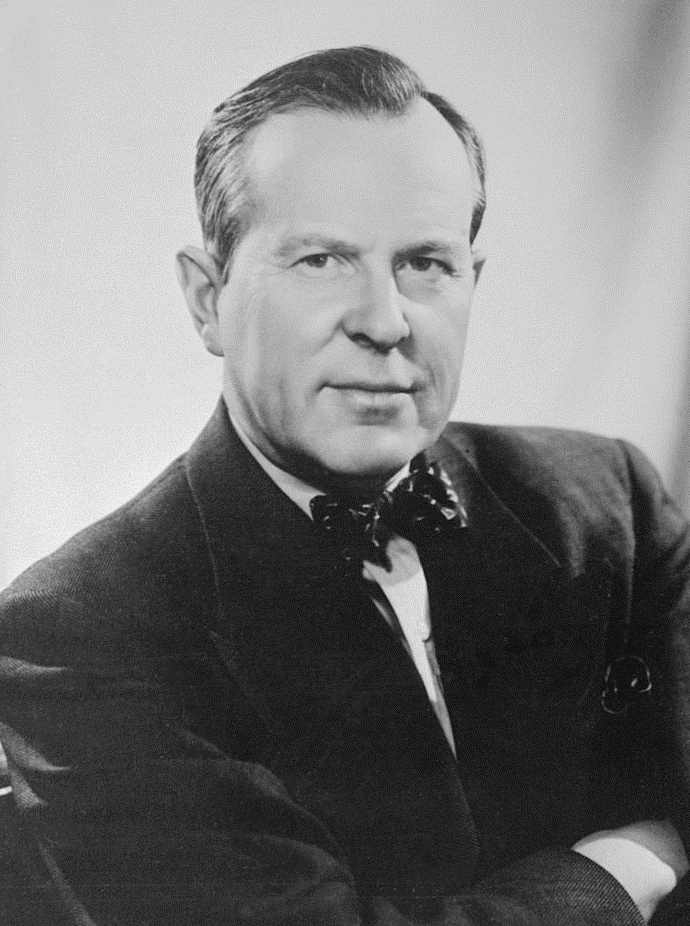 On this day in 1972, Lester B. Pearson died. 

Let's learn about our 14th, and IMO, best Prime Minister!

Lester B. Pearson was born on April 23, 1897 in Newtonbrook, Ontario.
His family soon moved to Aurora, Ontario, where he spent most of his youth.

In university, Pearson…