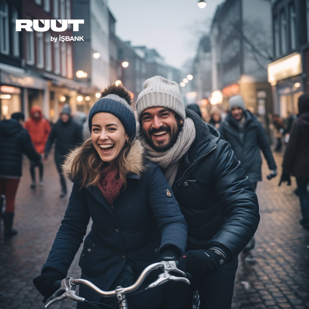 ruut_nl's tweet photo. Yeni yıl heyecanını şimdiden hissediyoruz! 🚴‍♂️❄️ 2024'e sayılı günler kala pedal çevirirken, finansal işlemlerini RUUT ile rahatça yönetmenin keyfiniçıkar.

Sen önümüzdeki yıl için en ��ok hangi konuda heyecan duyuyorsun?

#RUUT #yeniyıl #amsterdam #bisiklet #hollandadakiturkler https://t.co/HVkpIfZgab
