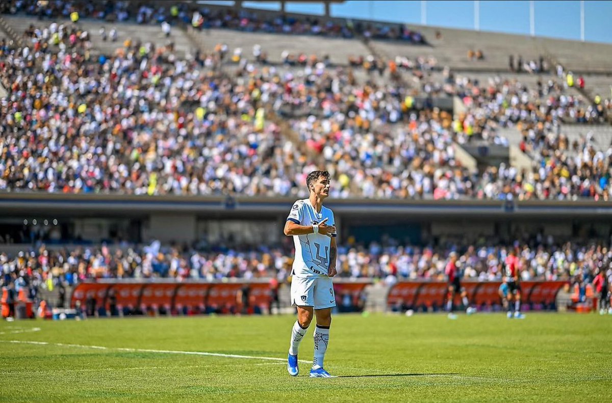 RomeoTheCaster's tweet photo. Absolutamente nada que reclamarle a Juan Ignacio Dinenno.

Se metió al Top 10 de goleadores históricos en solo 4 años, fue líder goleador del torneo más importante que hemos jugado en mucho tiempo y amó y defendió al club hasta su último partido.

Lo vamos a extrañar. Y MUCHO. https://t.co/DlC1wrvsBz