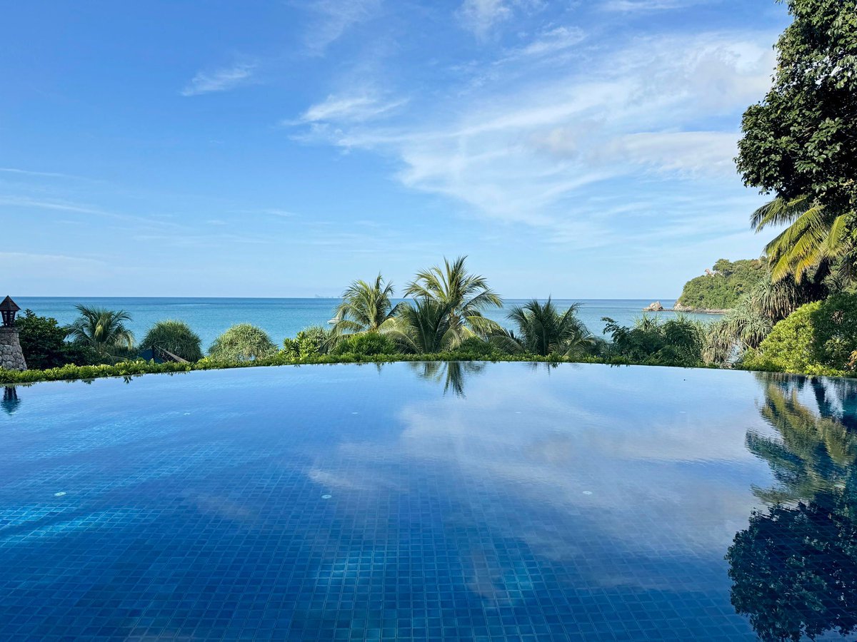 doublemacbex's tweet photo. I splurged on hotels on #KoLanta, especially the beautiful @pimalairesort, where I had an incredibly special stay, from the welcome drinks, to the gorgeous facilities and the complimentary airport transfer by speedboat! Read more on my blog:
https://t.co/gwArEjVBtW https://t.co/Wi661XEv3d
