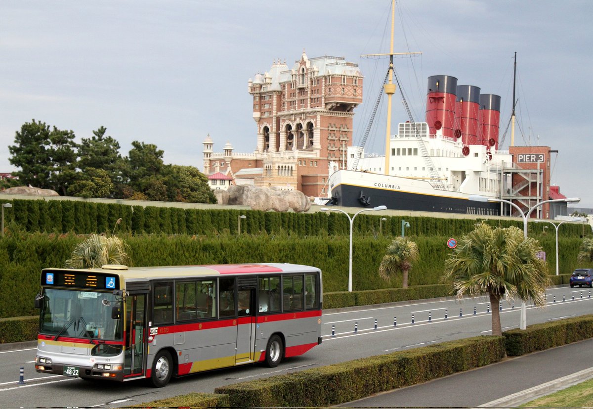 darumaya0211's tweet photo. 2023/12/27
東急バス
NI323 KL-HU2PREA

27日、新横溝の口線終車に充当し21年間に渡る長い活躍に終わりました。複数回323を貸し切らせて頂き，横浜中華街や都内，夢の国まで足を運ばせて頂き沢山の思い出を作らせて頂きました。
長きに渡るご活躍お疲れ様でした。 https://t.co/CJNX2jIRje