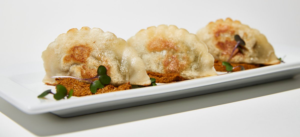 CrispyEdgeLLC's tweet photo. Looking for something different to serve family and friends on #NewYearsEve or New Year’s Day?  Try our Crispy Edge Gourmet #Potstickers!  They are fully cooked and ready to eat.  Visit the store locator on our website to find product in your area!  https://t.co/XuIuaaK056 https://t.co/lra2EYYS76