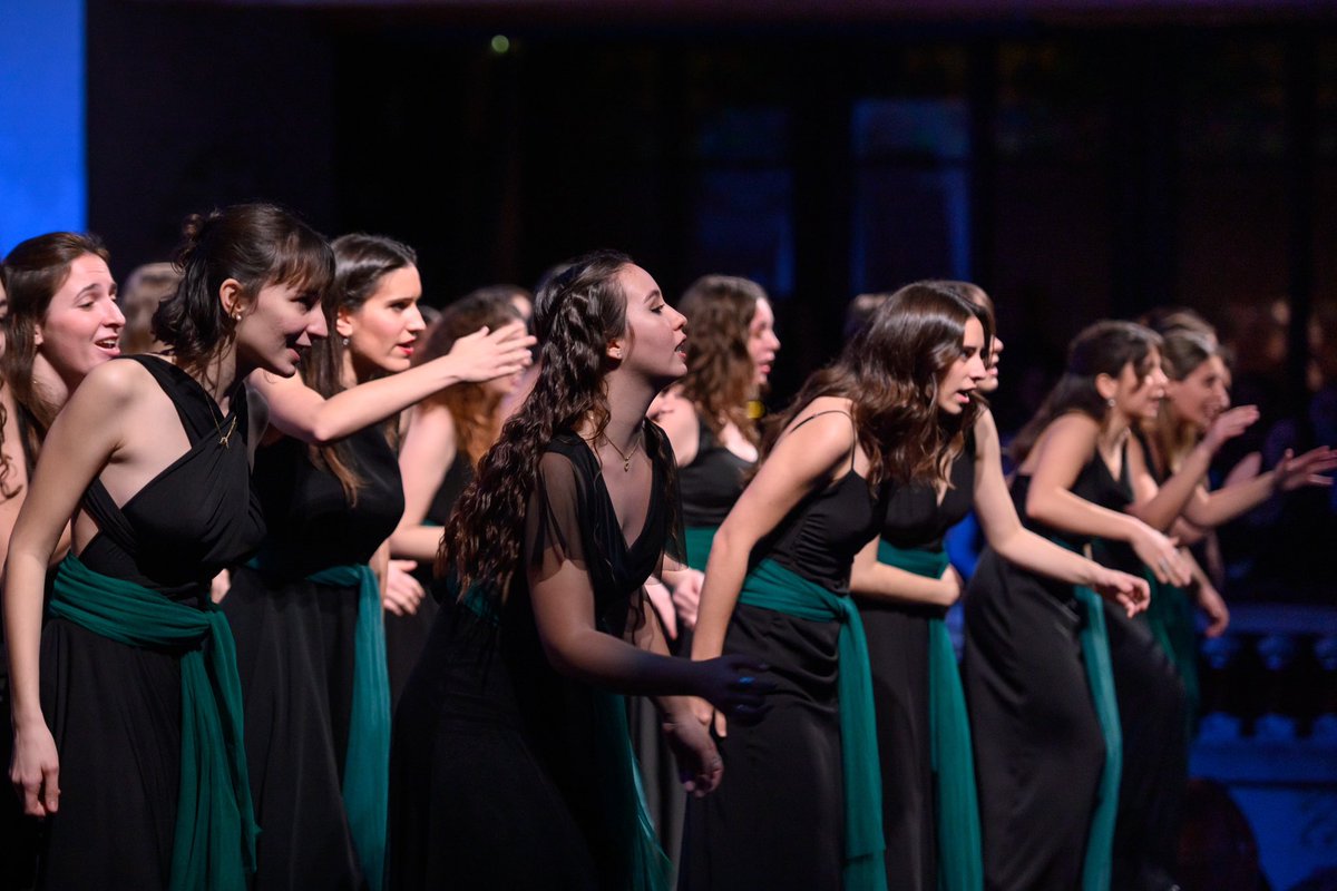 El #ConcertdeSantEsteve del <a href="/palaumusicacat/">Palau de la Música Catalana</a>, la gran festa de la família coral de l'<a href="/Orfeo_Catala/">Orfeó Català</a> i el <a href="/CorCambraPalau/">Cor Cambra Palau</a>, ha complert 110 anys!🎉

🎄Enguany hem posat en valor la importància de les nadales

📲Podeu reviure aquesta cita a #PalauDigital: ocpmc.cat/santestevePD