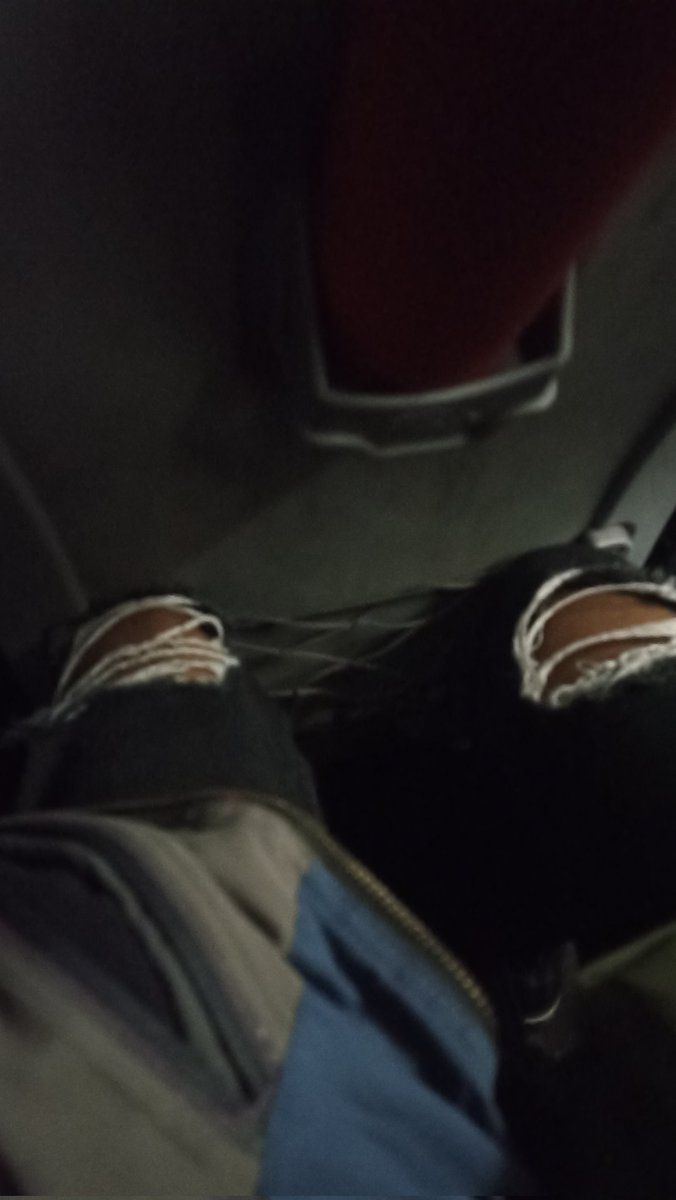 putraneptunus_'s tweet photo. Gk enaknya jadi tinggi, lutut mentok dan unch sakit https://t.co/Vo5dxngdmP