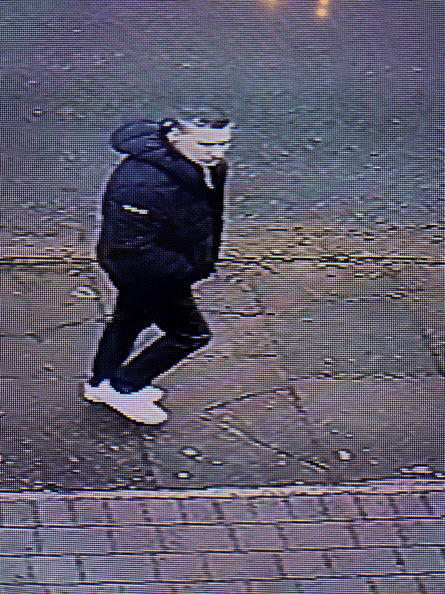 #APPEAL | 23*755909 | Do you know who this man is? Officers wants to speak to him after jewellery, safe and bag full of Christmas cards stolen during a burglary at a house in Sawley: orlo.uk/sfLY5