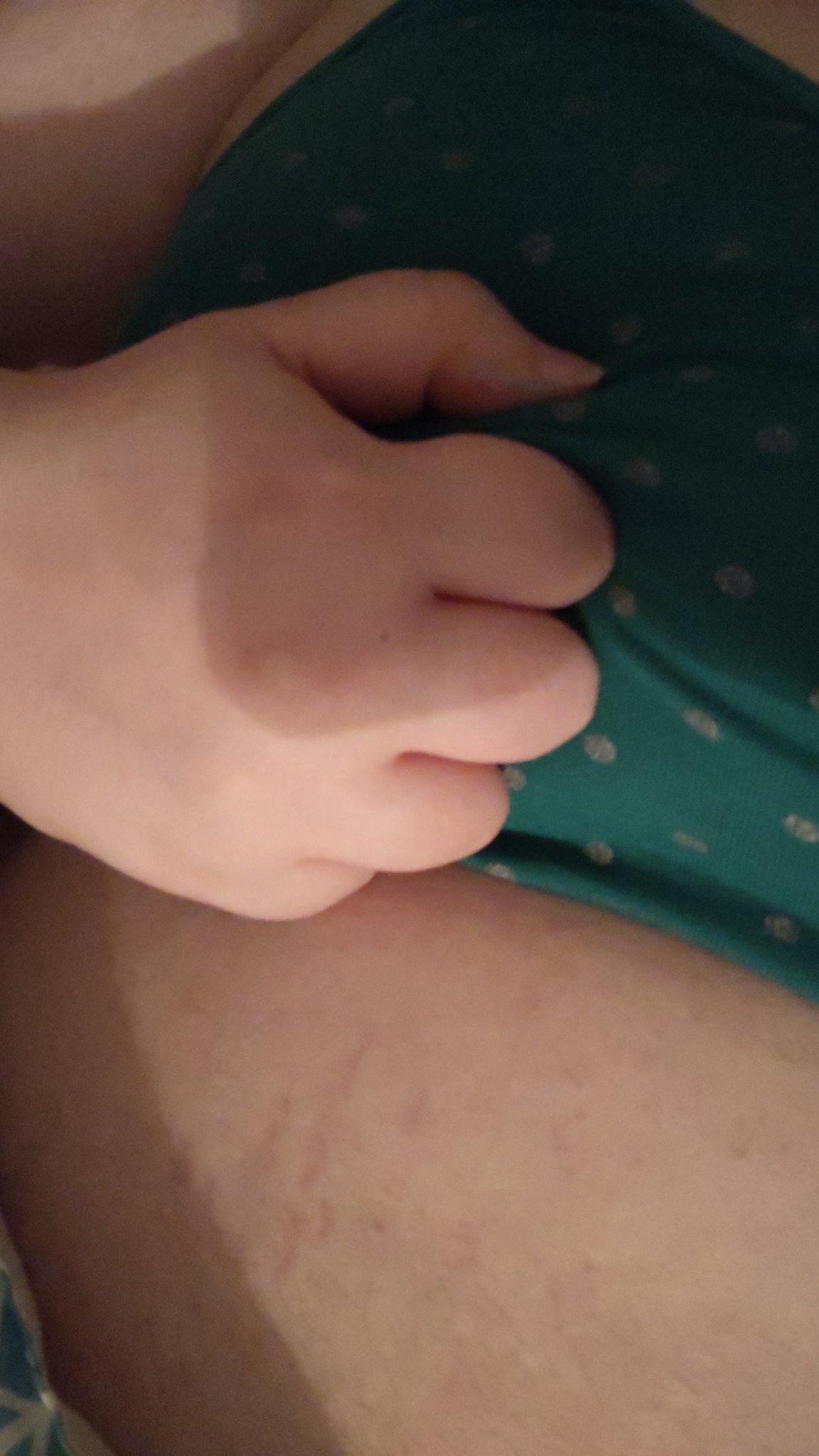 1 pic. Going to do a sale on New Years for my OF account! In the meantime who wants to see what they might be missing of this bussy and chest? 😏 https://t.co/t6Sf9FE2bX