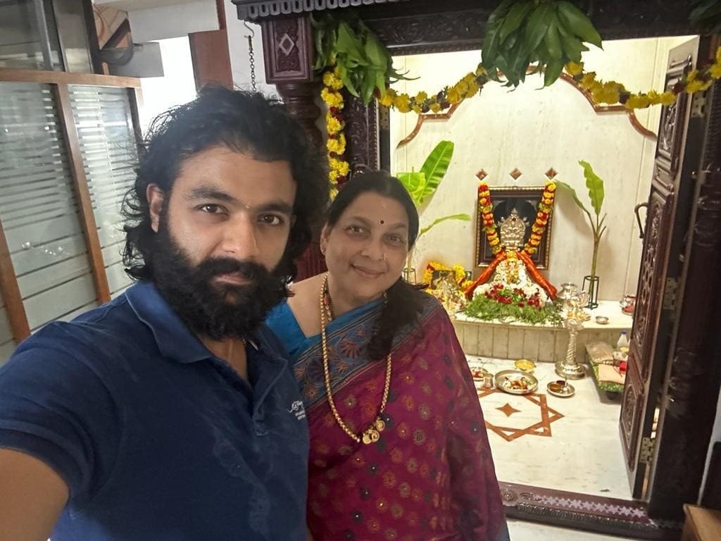 RaannaFans's tweet photo. #sandalwood #sandalwoodadda #kannada #kannadafilmindustry #kannadaactress #kannadamovies #kannadasongs #kannadathi 
#kannadahero  #onduoorali #ekloveya #meetmadona #raanna #prem @directorprems @RakshithaPrem  @iamraanna #Appu #Kiccha #DBoss #Yash #KicchaBOSS #YashBOSS #dbossfans https://t.co/Ify96gk30y