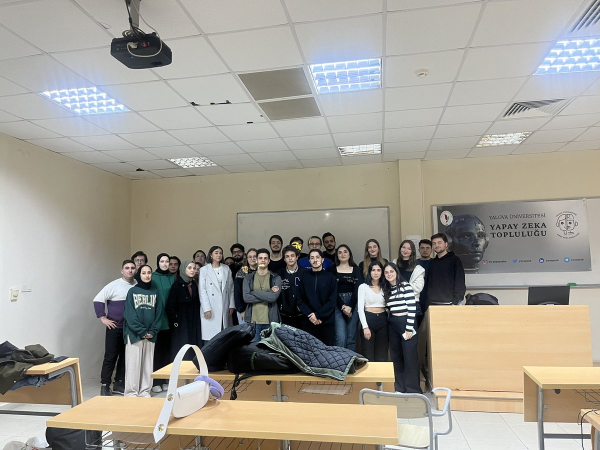 yuyapzek's tweet photo. Yapay Zeka Topluluğu olarak bu yıl ki son Python etkinliğimizi gerçekleştirdik.🥳 Katılan herkese teşekkür ederiz.⭐️🤍🫠🦾 https://t.co/ESgCrwtf3q