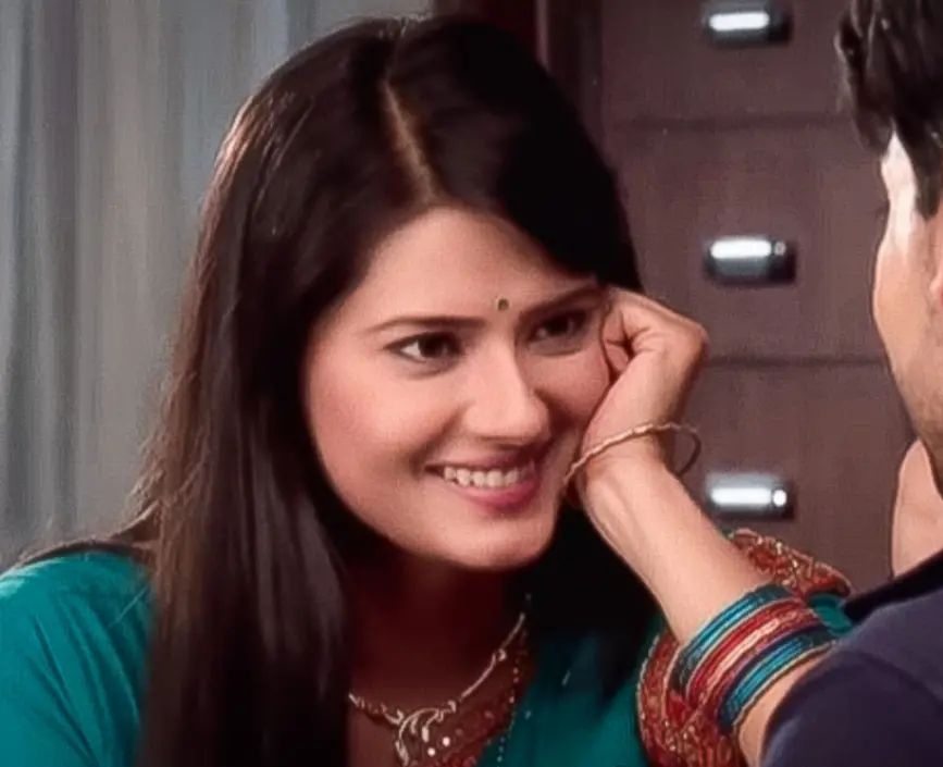 Lavuu14's tweet photo. Love is you my dolls.......💙💜
Jaan se bhi pyaariyan💕
#ShejadiyAaN ......💫
#Babydool #SonyQueen
#Aarti #Preeta
#PreetaArora
#YashyashviSinghania
#YashiSindhiya
#BhavuukiBabu
LaadliyaAN 💛💙
.......meri do gudiyA
jaado ki pudiyAn
#Preet #Roop
#RoopkiPreet https://t.co/9dlvFLVEhg