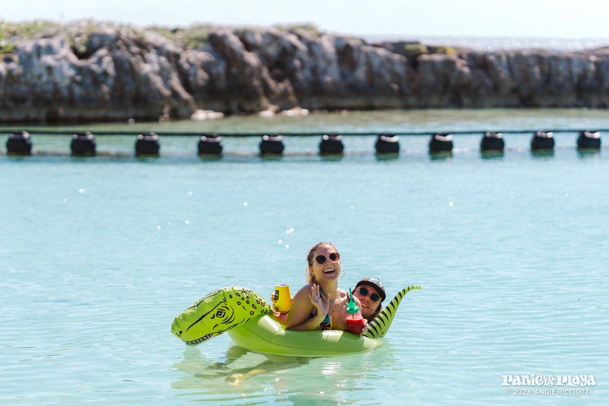 panicenlaplaya tweet media