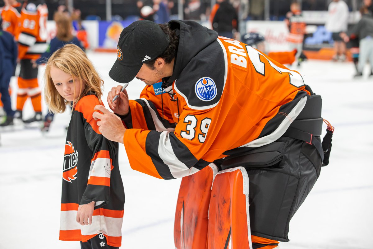 FWKomets's tweet image. 🚨 Post Game Skate has been moved! 🚨

Because Sunday is New Year's Eve, we will have this weekend's @meijer Post-Game Skate on Friday, Dec 29, and not following Sunday's game.