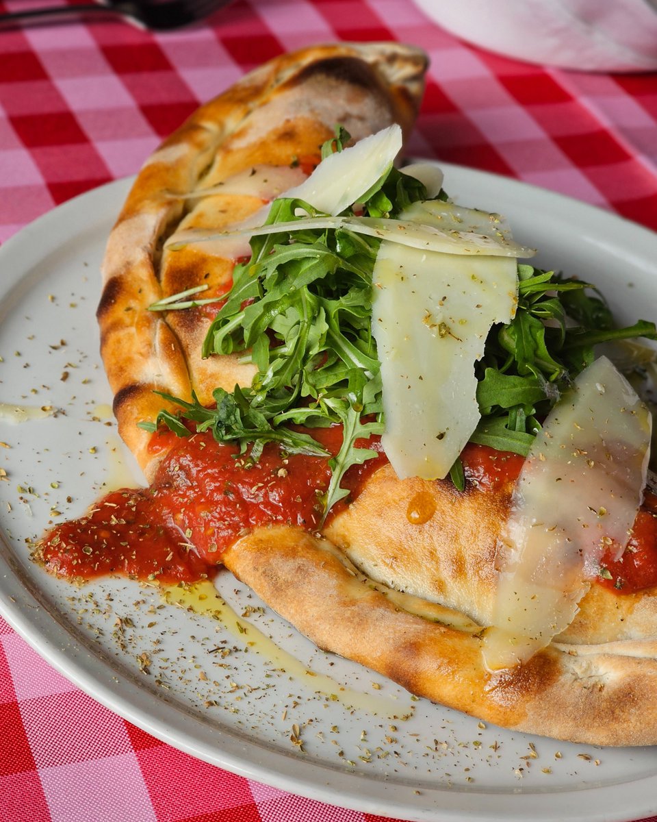 Carbolicious!

#BrentwoodDining #PizzaLoveBrentwood #BrentwoodFoodie #CalzoneCraving #calzone #AuthenticItalian #BrentwoodEats #italiancalzone #calzonelover