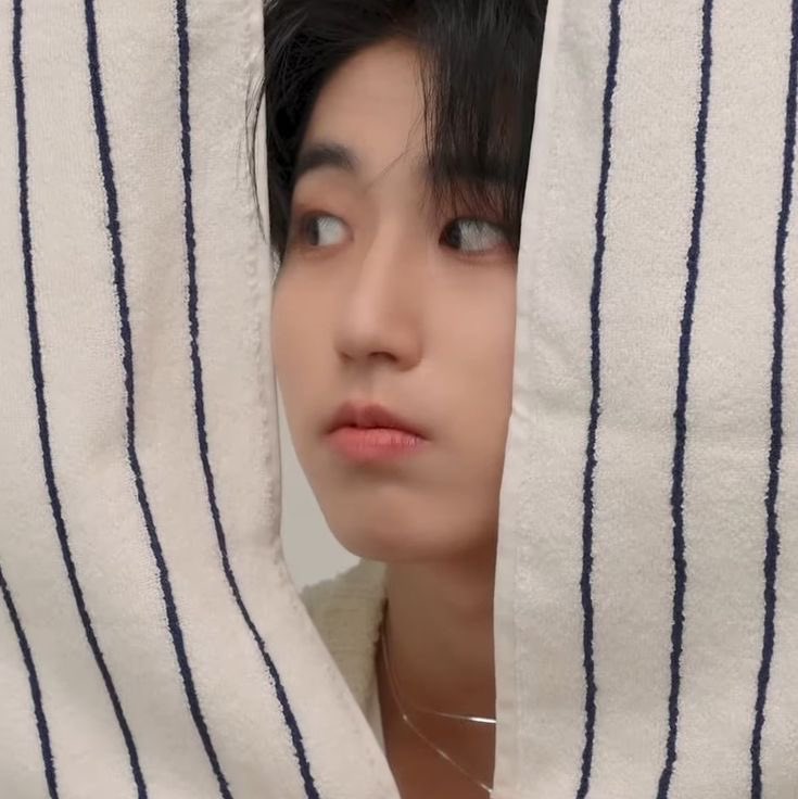 theotepateo's tweet photo. BUSCO AMIGOOS❕

soi nuevo en #kpoptwt 

— ults: skz, bangtan, enhypen and txt.
— oyente casual de media industria. 

se acepta todo

•  extras  : 
él/he, soy malísimo sacando temas, LA INTENCIÓN ES LO QUE CUENTA y tengo un fanatismo por la escritura. 

rt y fav para ser mutis https://t.co/UNzXP7YLuE