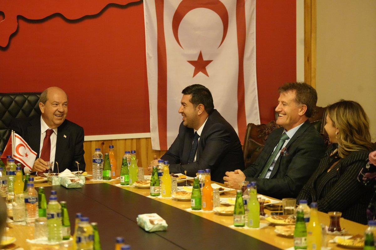 karstso36's tweet photo. KKTC Cumhurbaşkanı Sayın Ersin TATAR’ı Odamızda ağırladık. 
Yönetim Kurulu Başkanımız Sayın Kadir BOZAN’ın ev sahipliğinde yapılan ziyarete; Valimiz Sayın Ziya POLAT, KKTC Ulaştırma ve Bayındırlık Bakanı Sayın Erhan ARIKLI ve Yönetim Kurulu ve Meclis üyelerimiz katılım sağladı. https://t.co/bGIcN1rBJ5