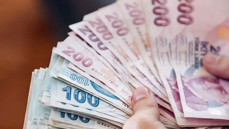 TurkCoinmarket's tweet photo. Son Dakika: 1 Ocak 2024 Yılı itibari ile geçerli Asgari Ücreti Net:  17.002 TL olarak açıklandı.  

#asgariücret #Asgari https://t.co/zJssSOcLYW