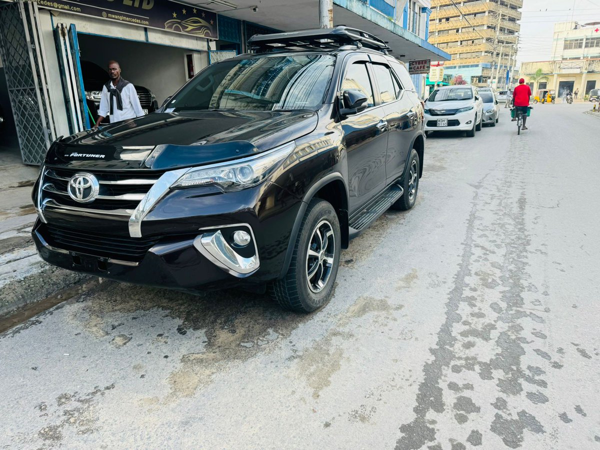 mwangijames6178's tweet photo. *Toyota Fourtuner* 
 *New shape* 
 *Model- 2016* 
 *Cc2800, Diesel* 
Automatic,  4wd 
Fully loaded kabisha 
New no plate, Dvd 
Leather seats ,Mp3 
Back camera, HD, Radio 
Multi steering,  Cruise control 
7 seater, Blue Tooth, 
Low mileage 
0703780737-for enquires https://t.co/cumtyuFOfe