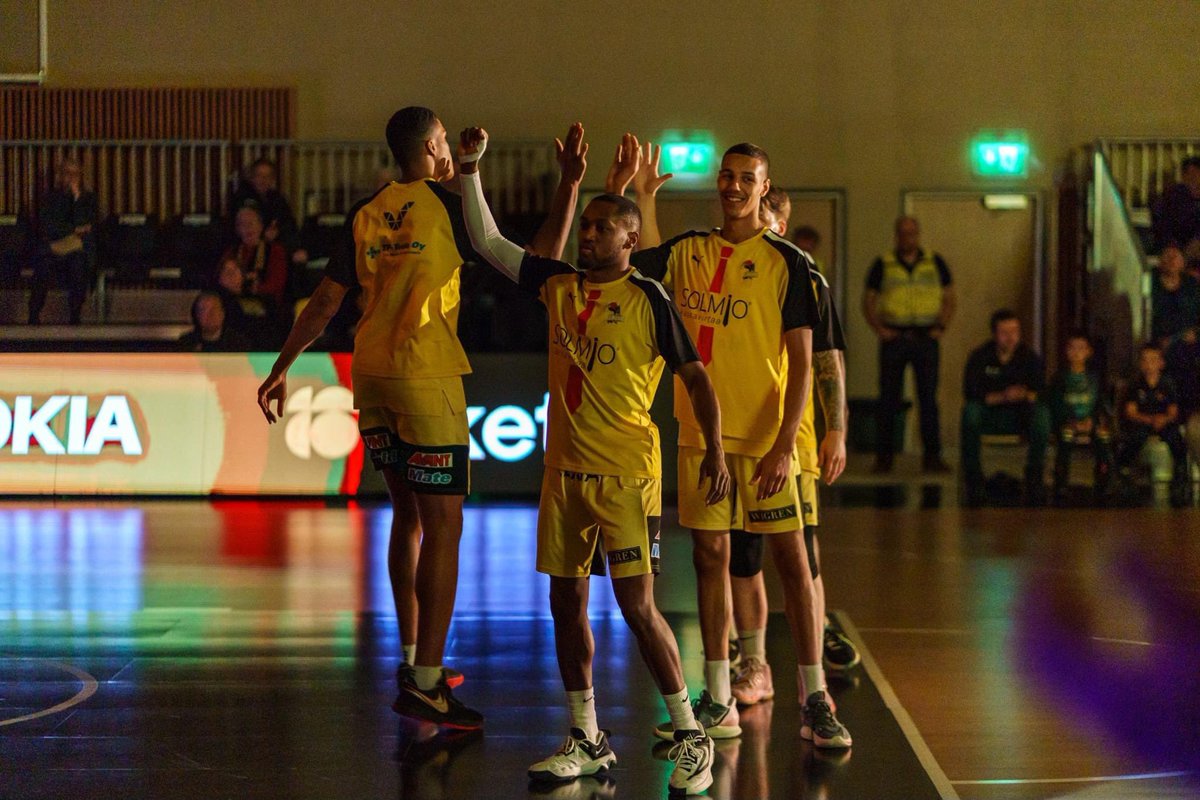 BCNokia's tweet photo. Onko liput hankittu jo huomiselle? BC Nokia palaa joulutauolta korisparketeille kotiyleisön edessä.😈
⚔️ : BC Nokia vs. Kataja Basket
📆 : To 28.12 klo 18:30
🏟️ : Harjuniityn liikuntahalli
🎟️ : https://t.co/5Sj2TMtXC4
#YellowRush💛 #Korisliiga #VisitNokia https://t.co/9IQ4sPQxnV